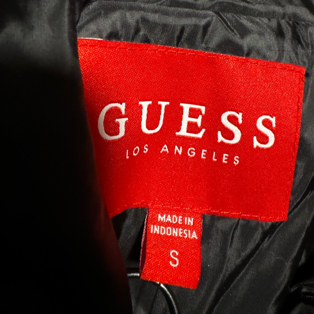 Guess Pullover - Picture 2 of 3